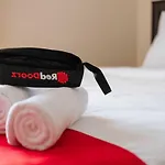 RedDoorz @ Jalan Brigjend Katamso Medan 2